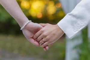 「完全ガイド】婚約後の結婚準備｜入籍・結納・両家顔合わせの正しい順番