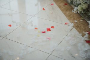 貯金がなくても結婚式はできるの？結婚式の費用相場は？