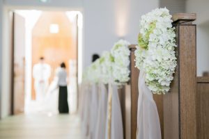 結婚式契約後の料金アップで後悔している花嫁必見