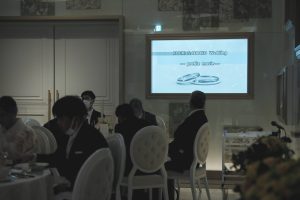 大阪結婚式で感動のサプライズムービー手作り方法