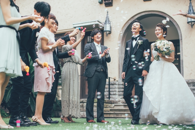大阪で叶える！夢のようなバブルシャワー演出結婚式