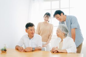結婚報告のタイミング｜職場・友人・親戚への伝え方テンプレ